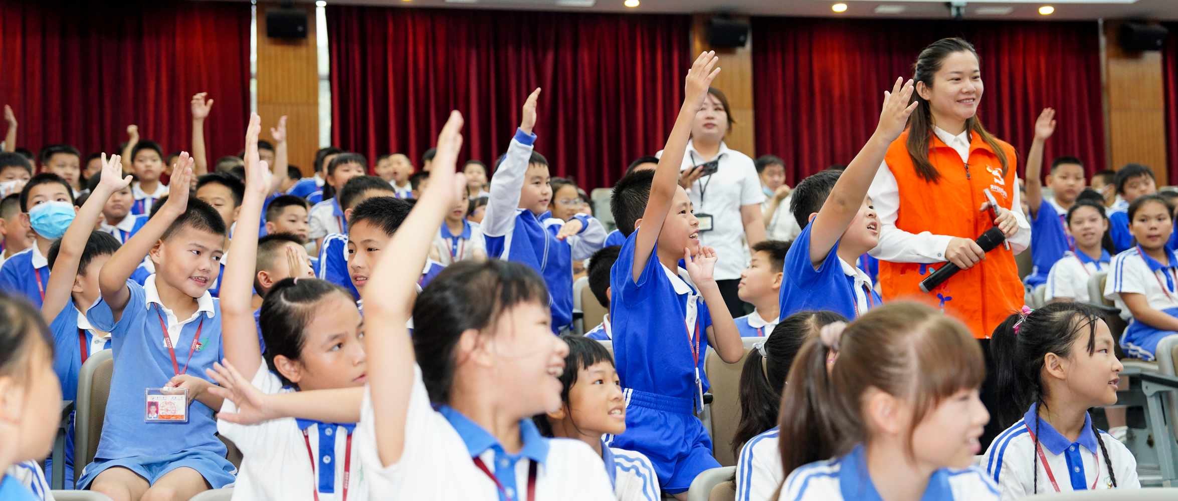 尊龙凯时暖童心公益活动，，，，康健课堂走进校园